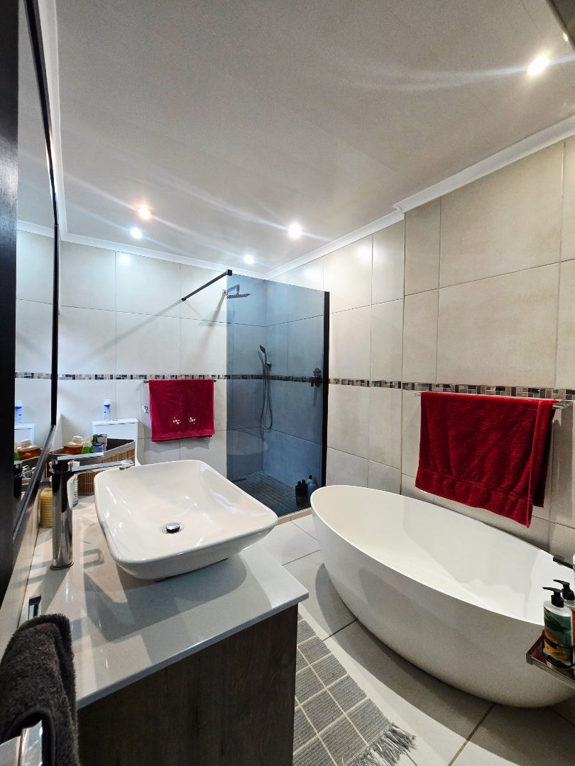 3 Bedroom Property for Sale in La Hoff North West